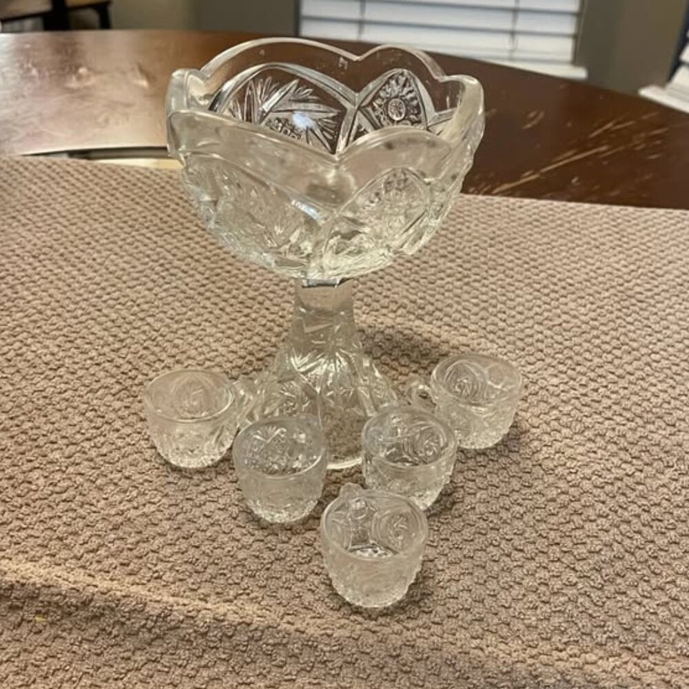 Vintage miniature depression glass punchbowl and cups